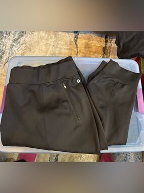 Livi Active 26/28 Black Jogger EUC